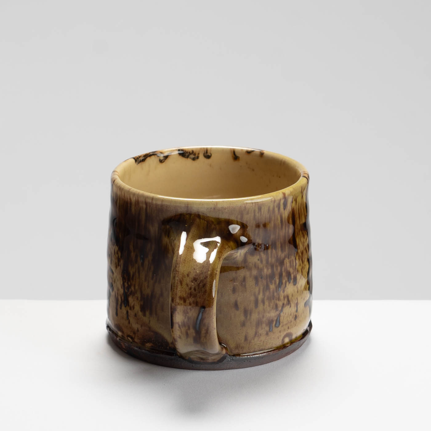 RK561Y047 Medium Mug