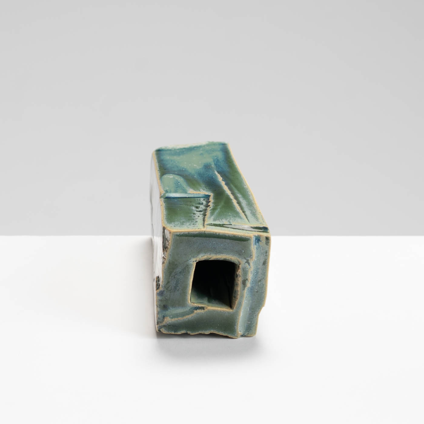 DB215Y122 Small vase form