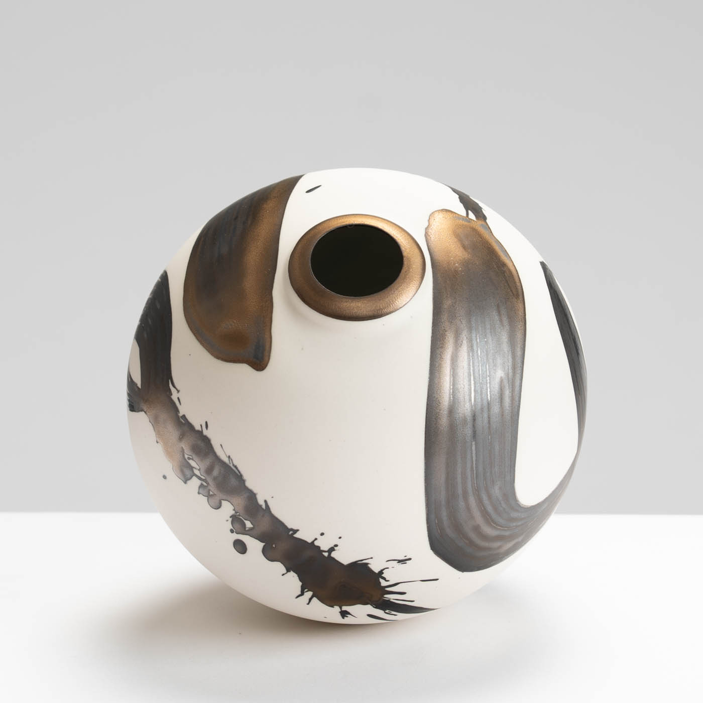 TT525Y230 Small Moon Jar Gold Splash