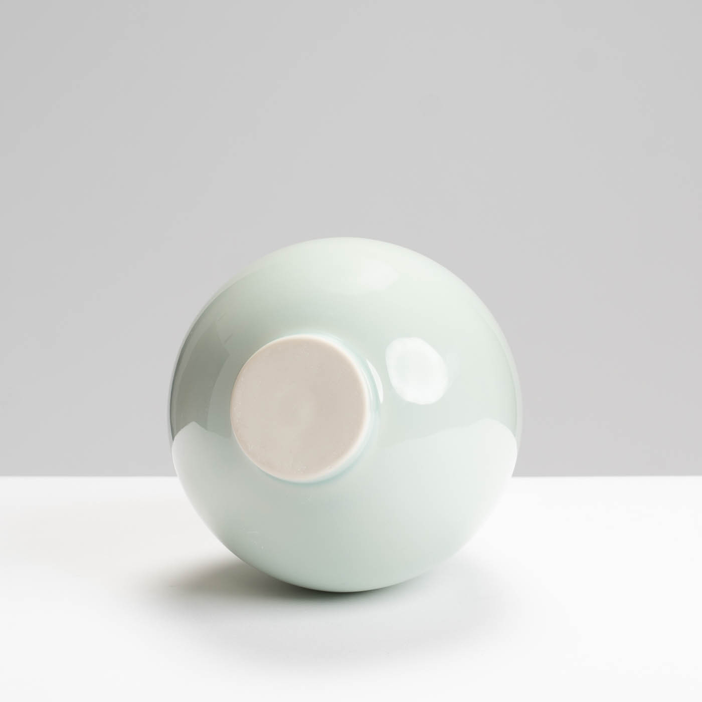 RH578Y115 Round Vase Pale Celadon