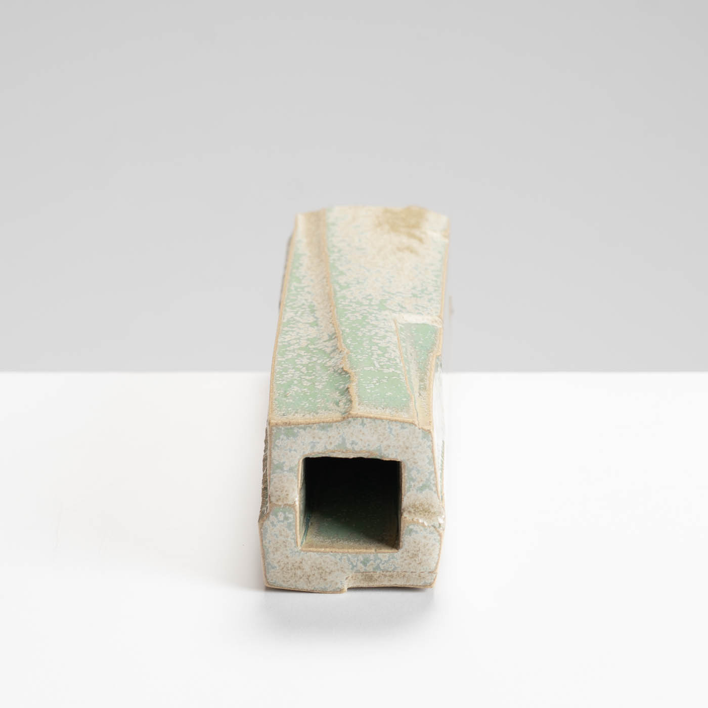 DB215Y123 Tall vase form