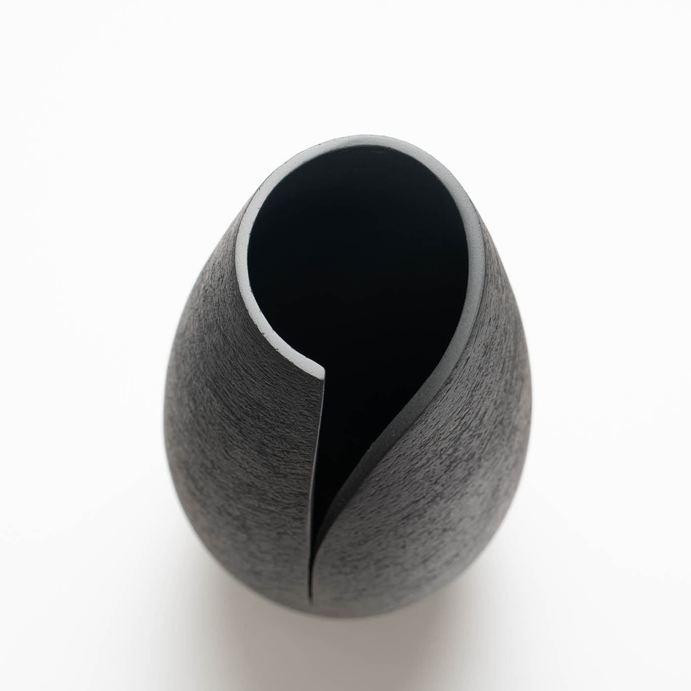 ASH259X81 Black Cut and Altered Vessel