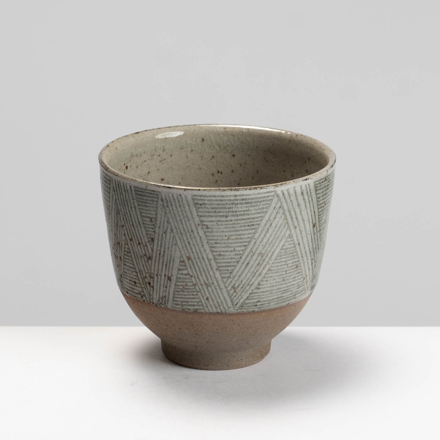 JTW322Y932 Tea Bowl Decorated
