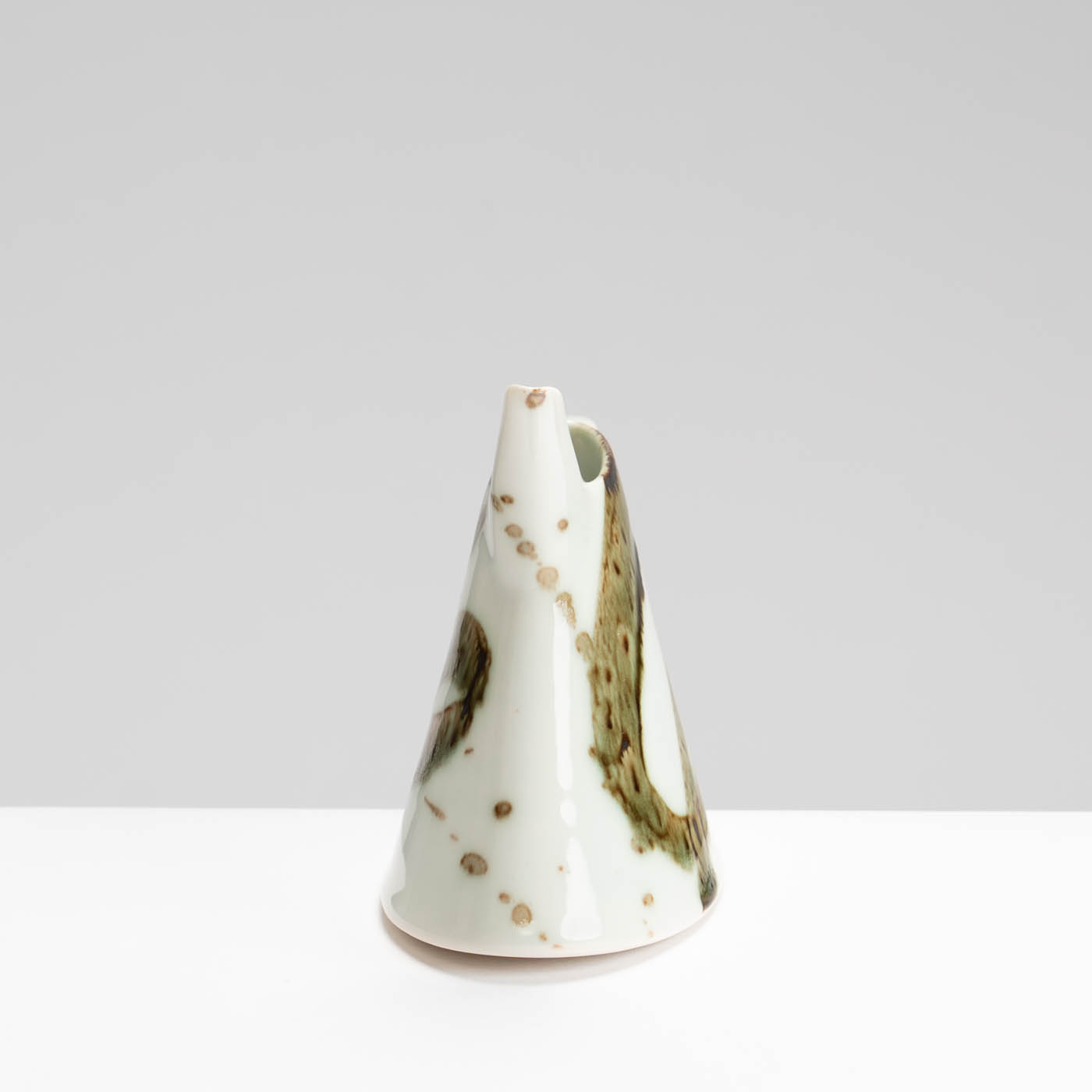 TT525Y238 Small Oval Jug Splash