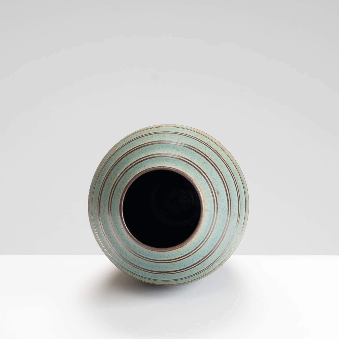 EM183Y957 Lantern Vase