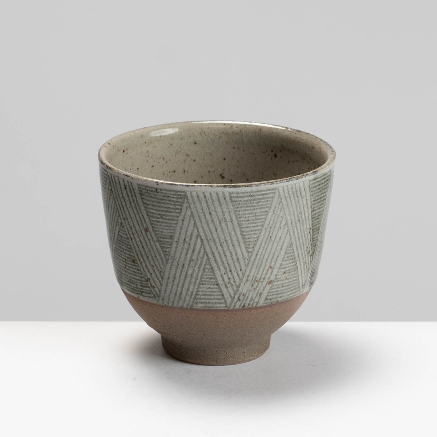 JTW322Y932 Tea Bowl Decorated