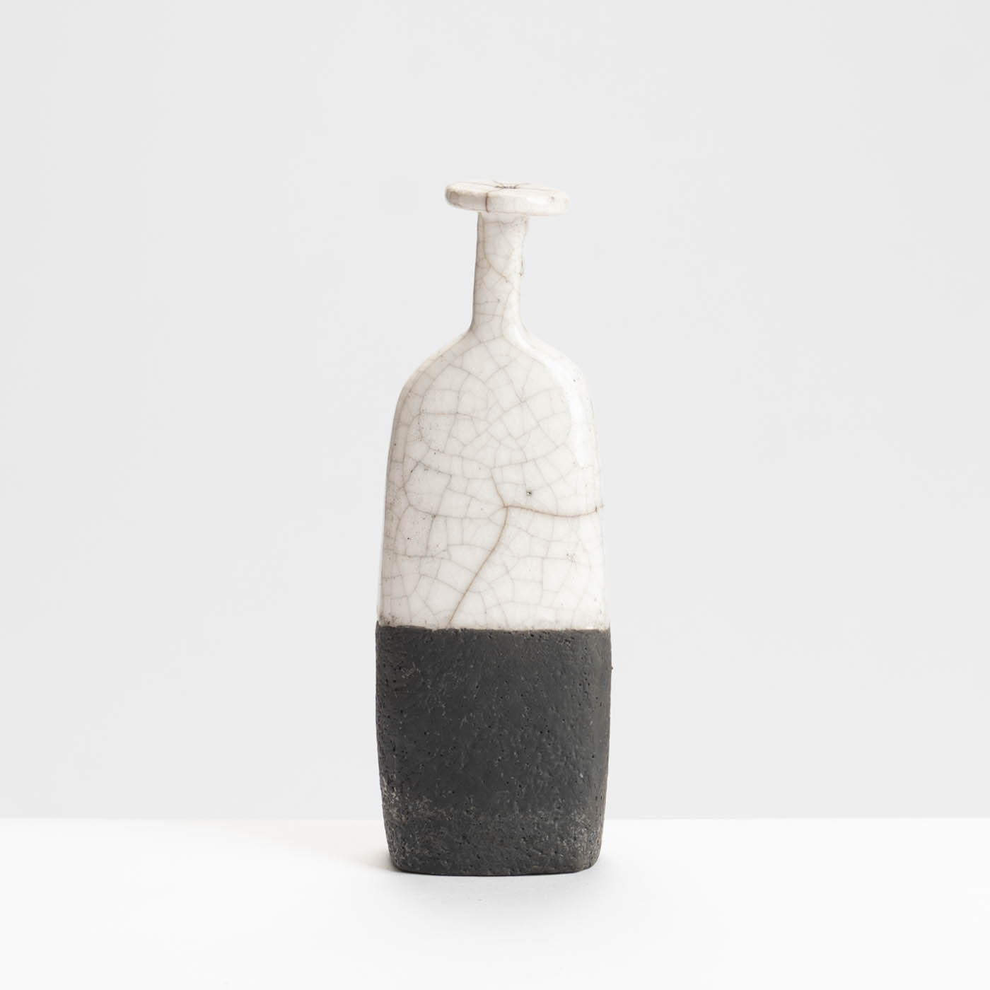 UM590Y56 Bottle