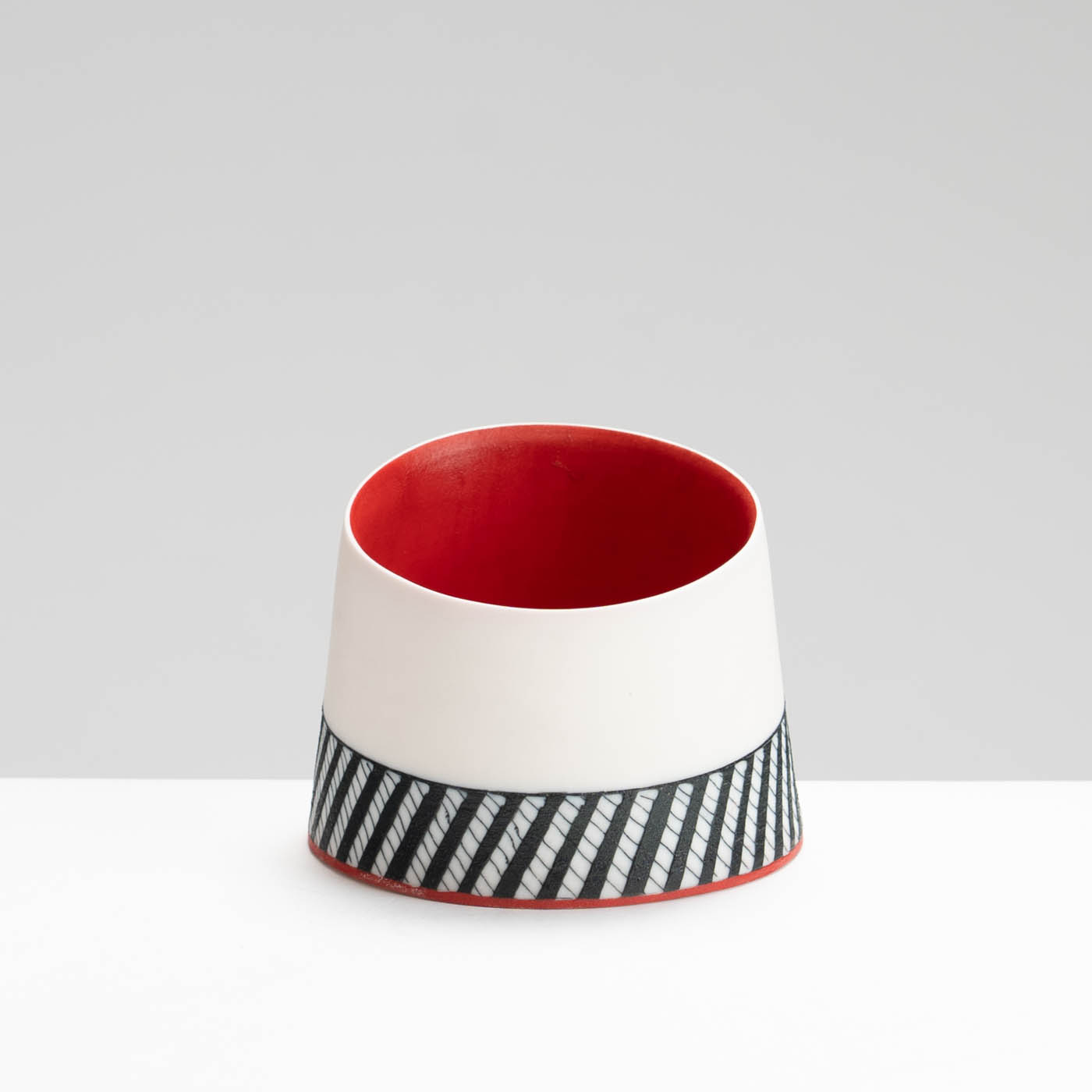 LS345Y753 Small Vessel with Ruby Interior