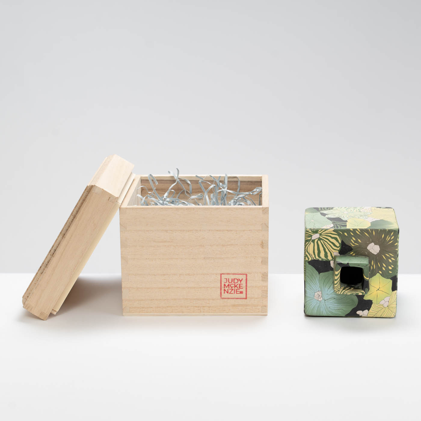 JM570Y11 Green Cubed Bottle