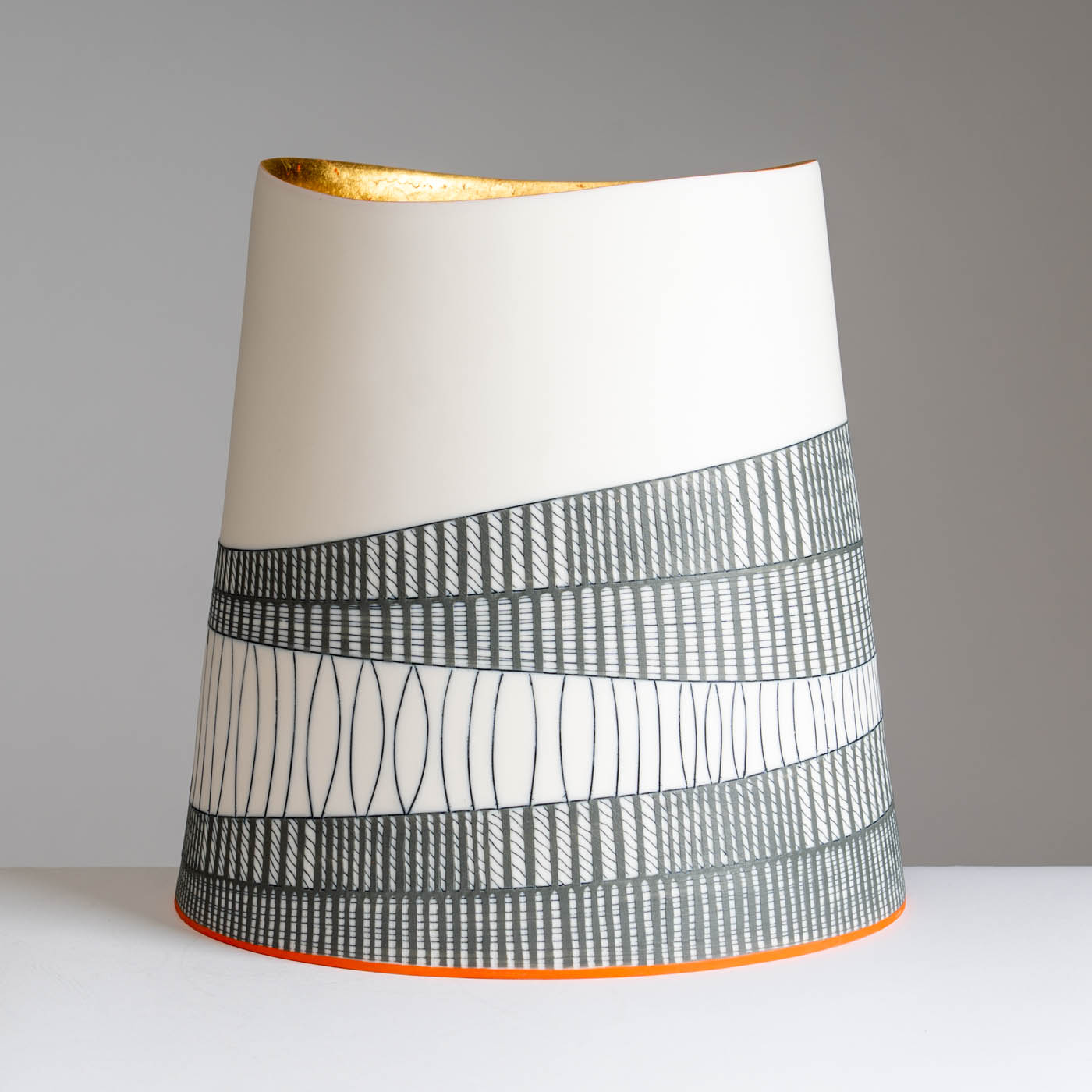 LS345Y775 Large Oval Vessel with 23ct Gold Interior