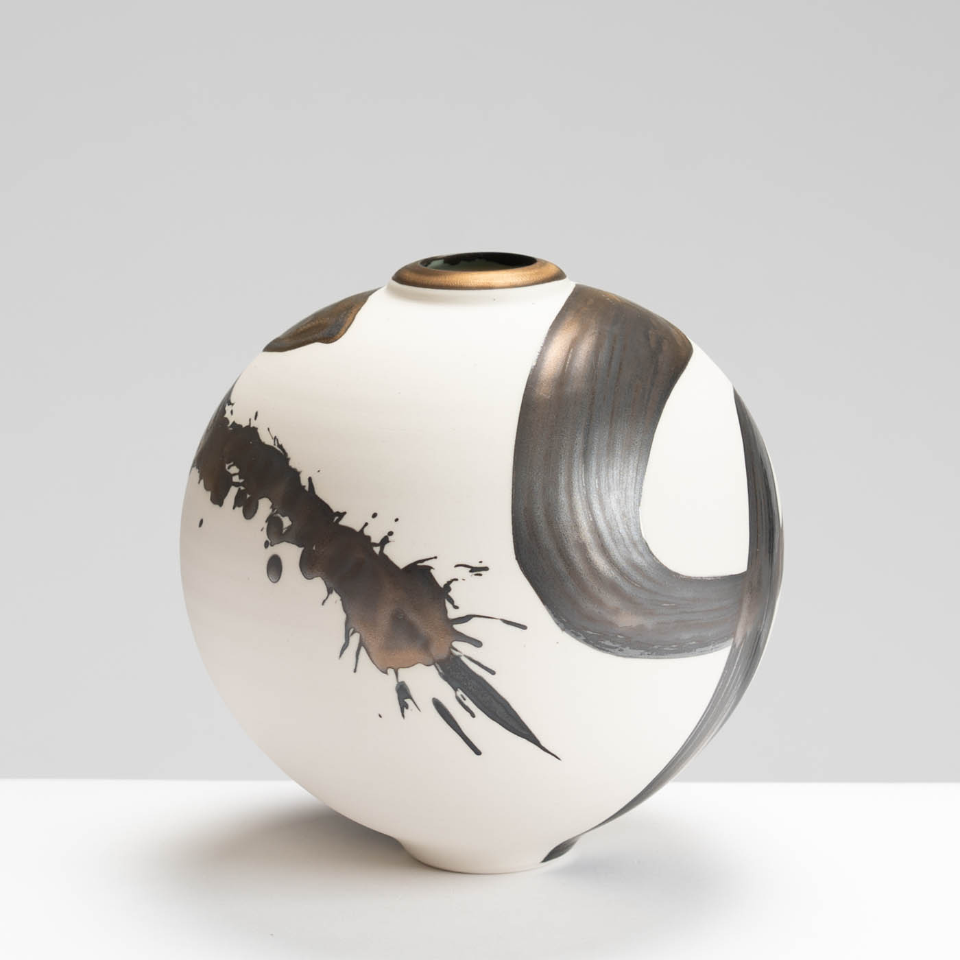 TT525Y230 Small Moon Jar Gold Splash