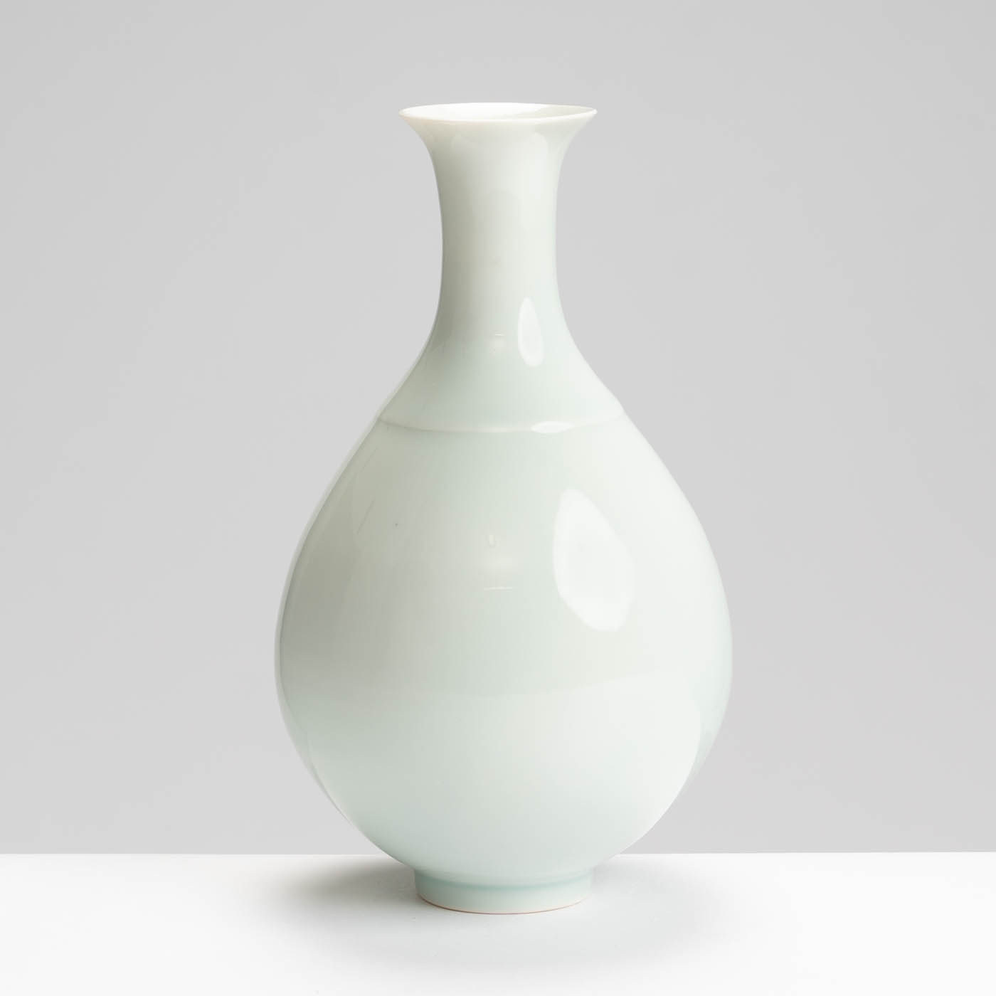 RH578Y115 Round Vase Pale Celadon