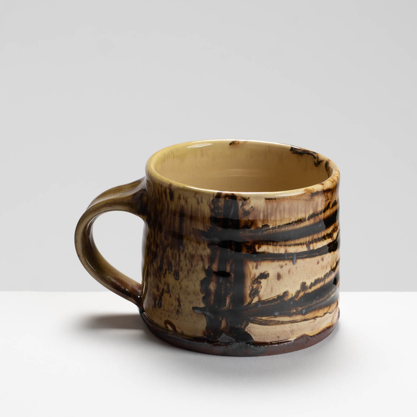 RK561Y047 Medium Mug