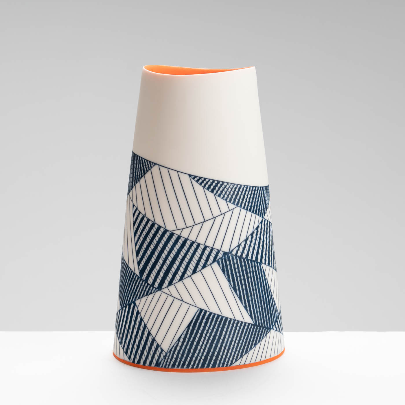 LS345Y739 Tall Oval Vessel I