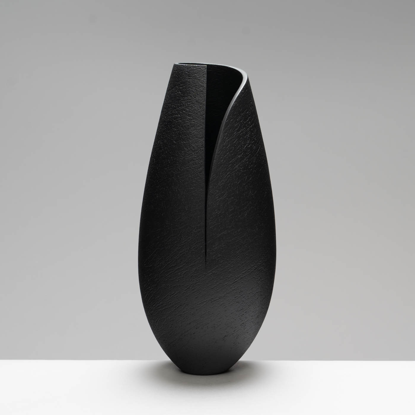 ASH259X81 Black Cut and Altered Vessel