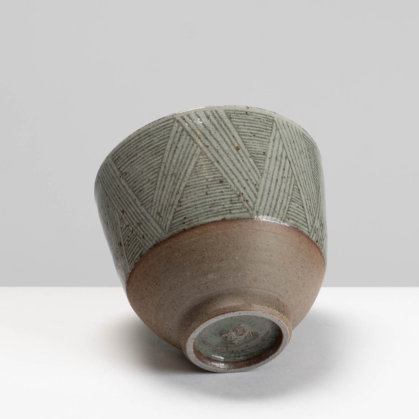 JTW322Y932 Tea Bowl Decorated
