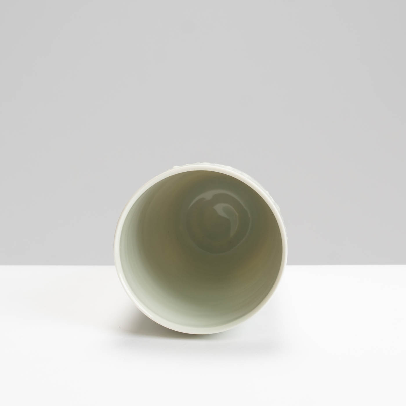 RH578Y129 Beaker Vase Pale Celadon