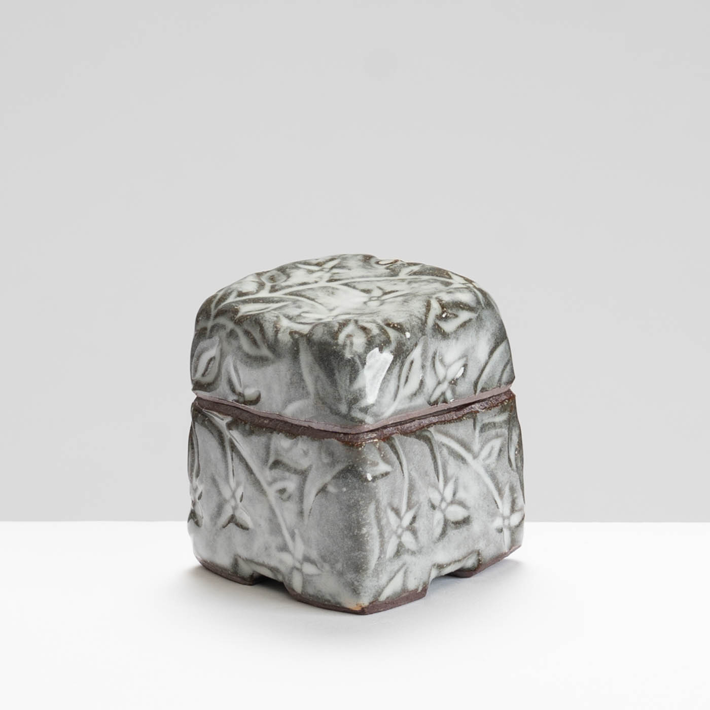 HL416Y100 Lidded Box