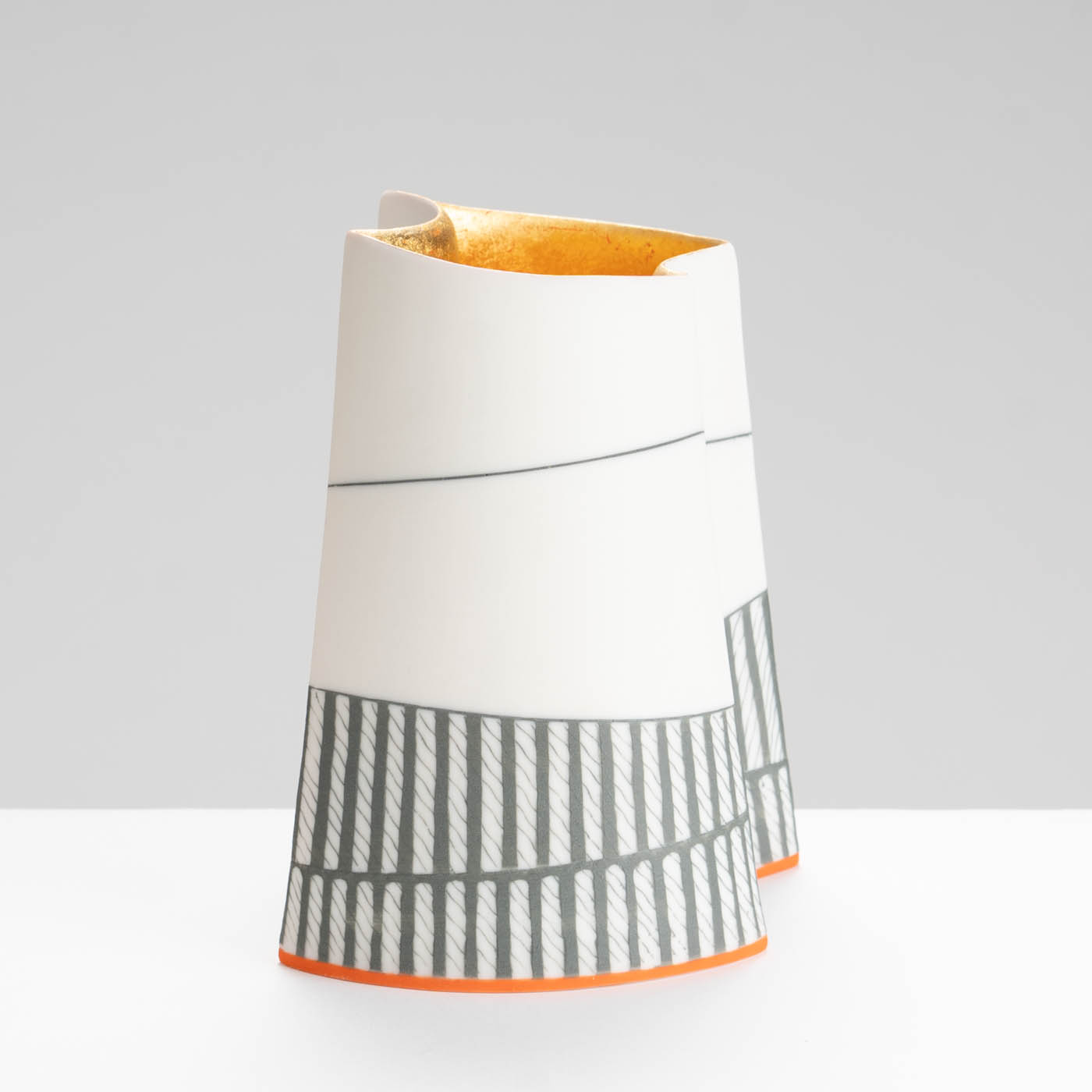 LS345Y788 Concave/Convex Vessel with 23ct Gold Interior