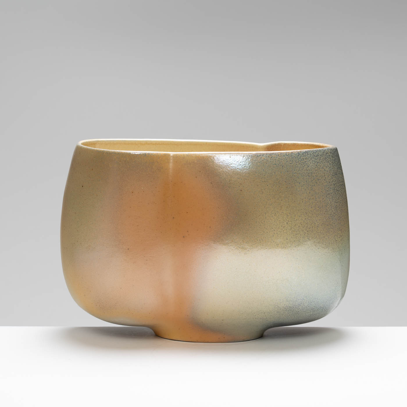 RK53Y198 Large Double-Curled Bowl