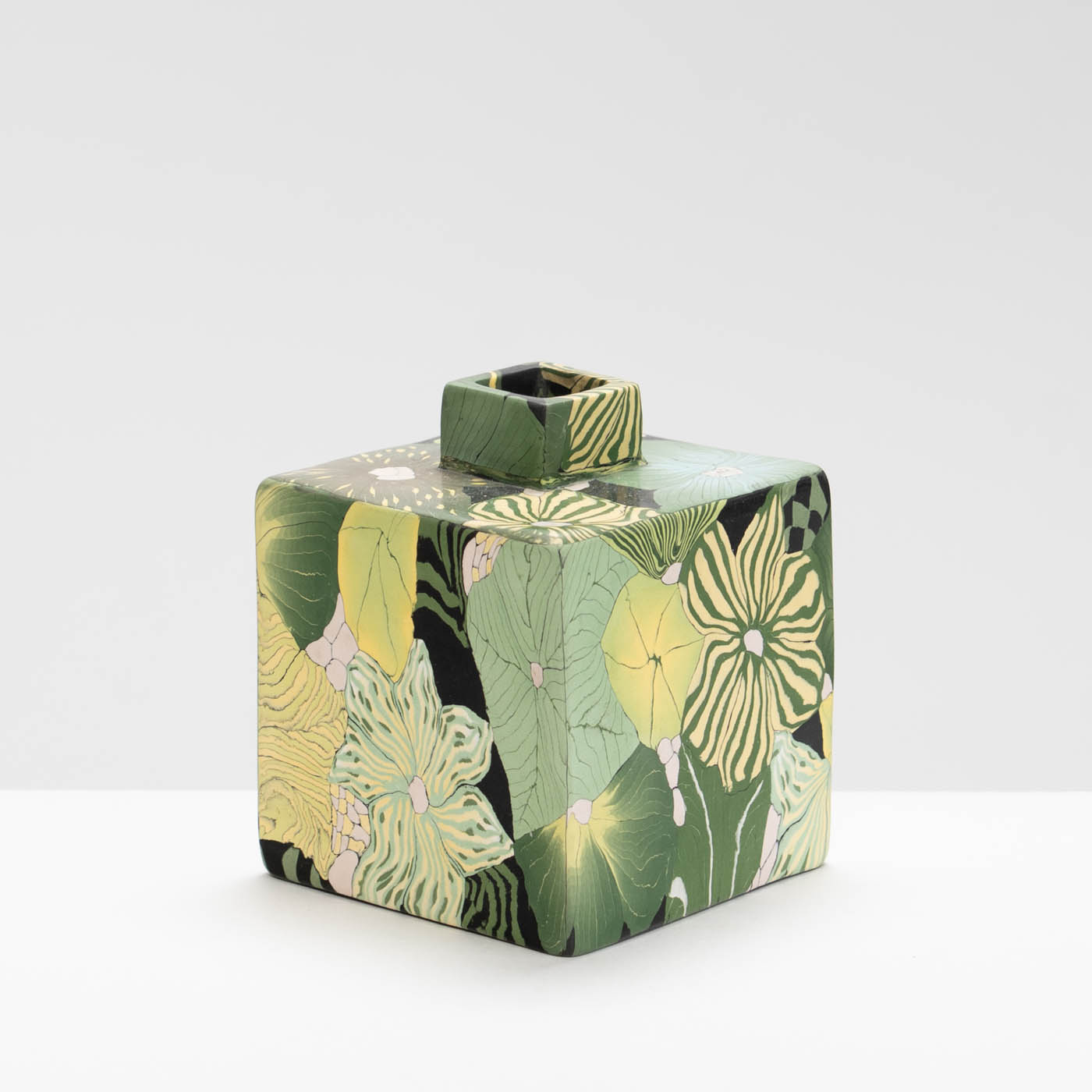 JM570Y11 Green Cubed Bottle