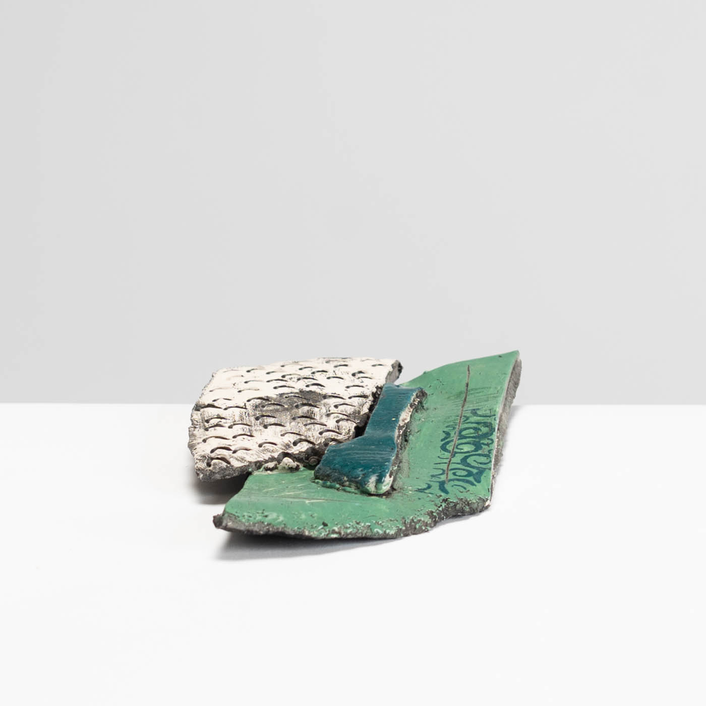 ES582Y68 Small Green Fragmented Wall Piece