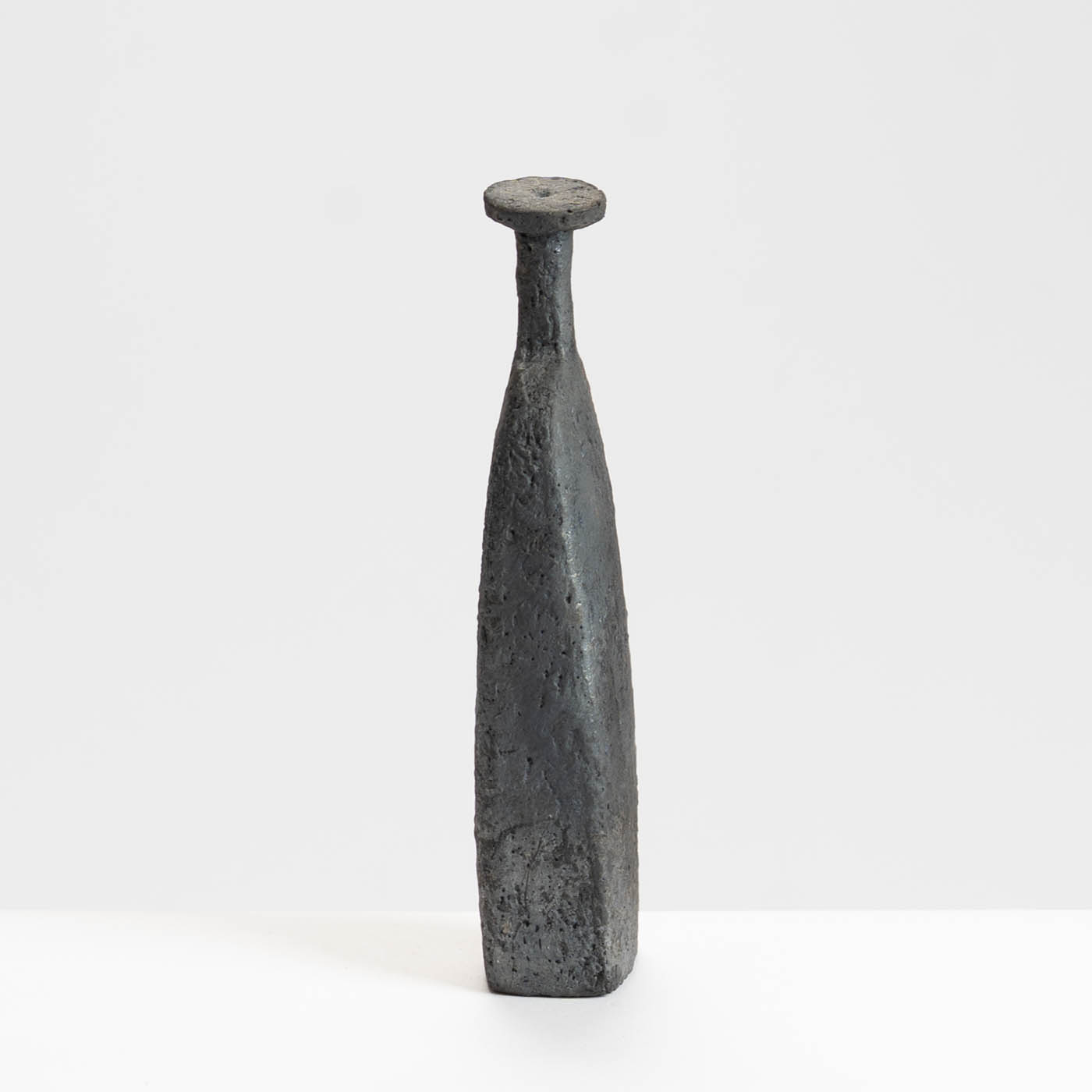 UM590Y57 Bottle