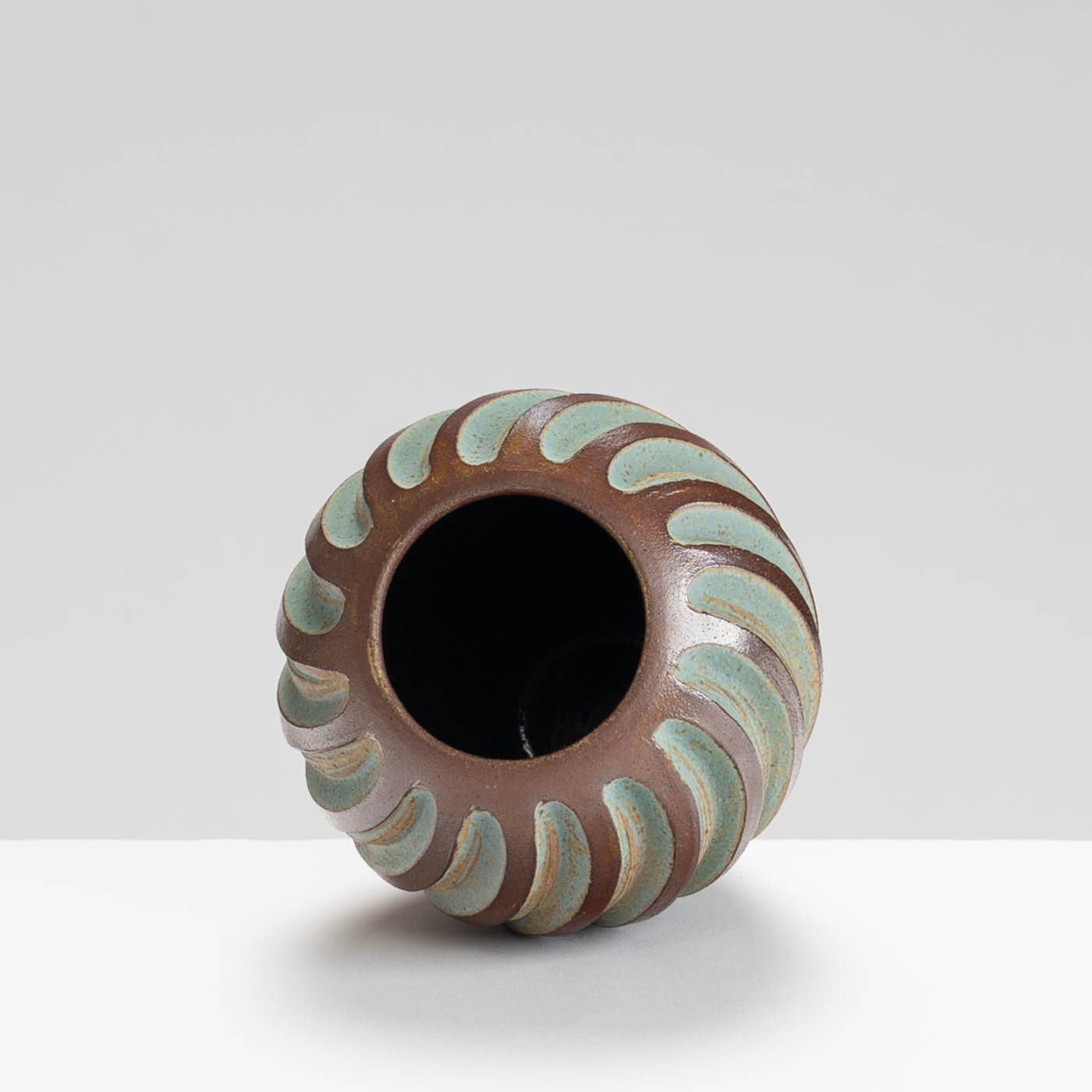 EM183Y960 Mini Carved Ball