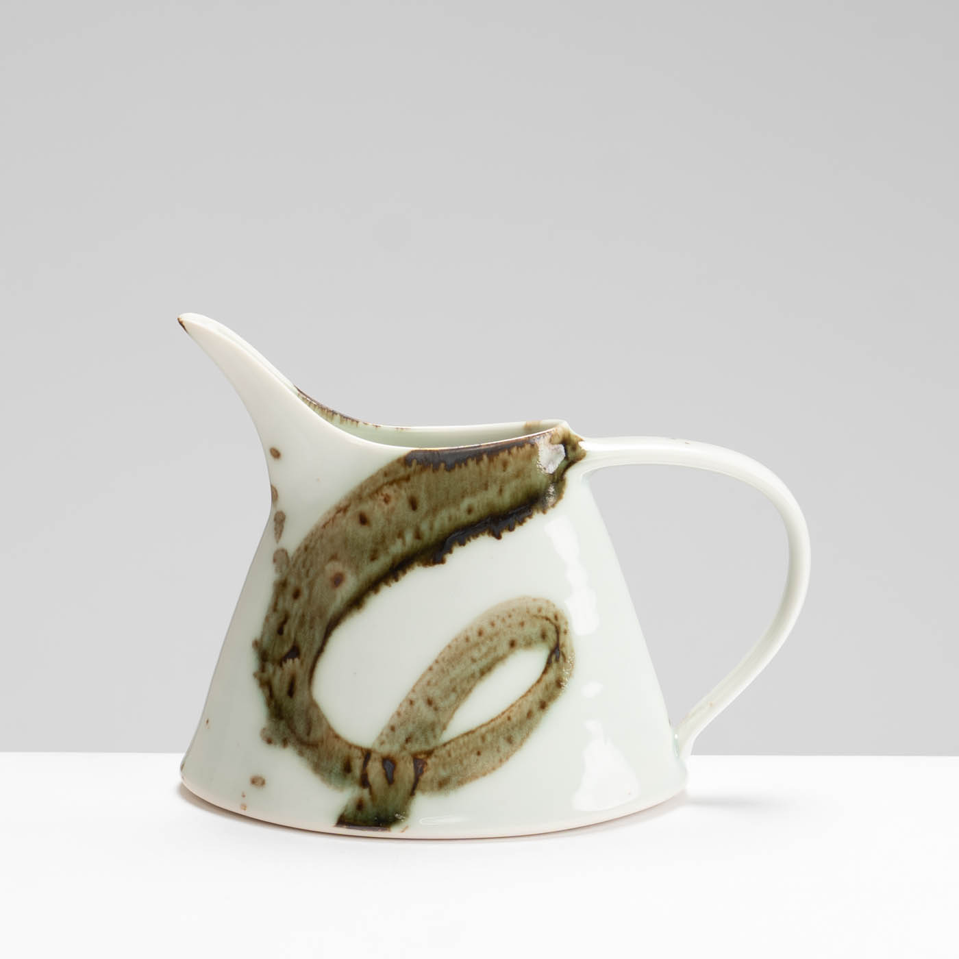 TT525Y238 Small Oval Jug Splash