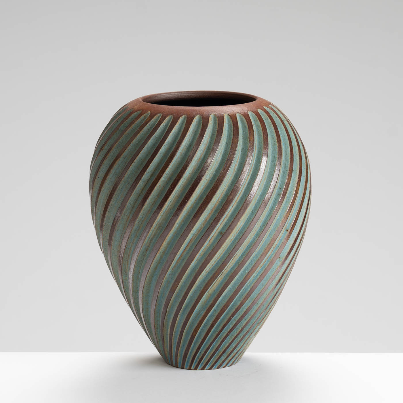 EM183Y959 Carved Ball