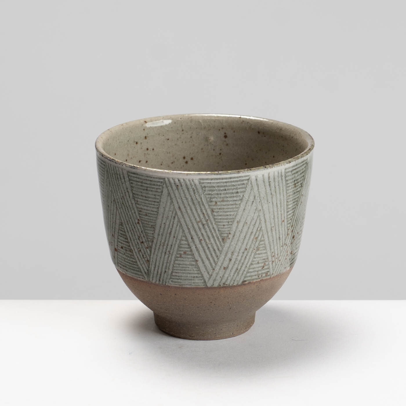 JTW322Y932 Tea Bowl Decorated