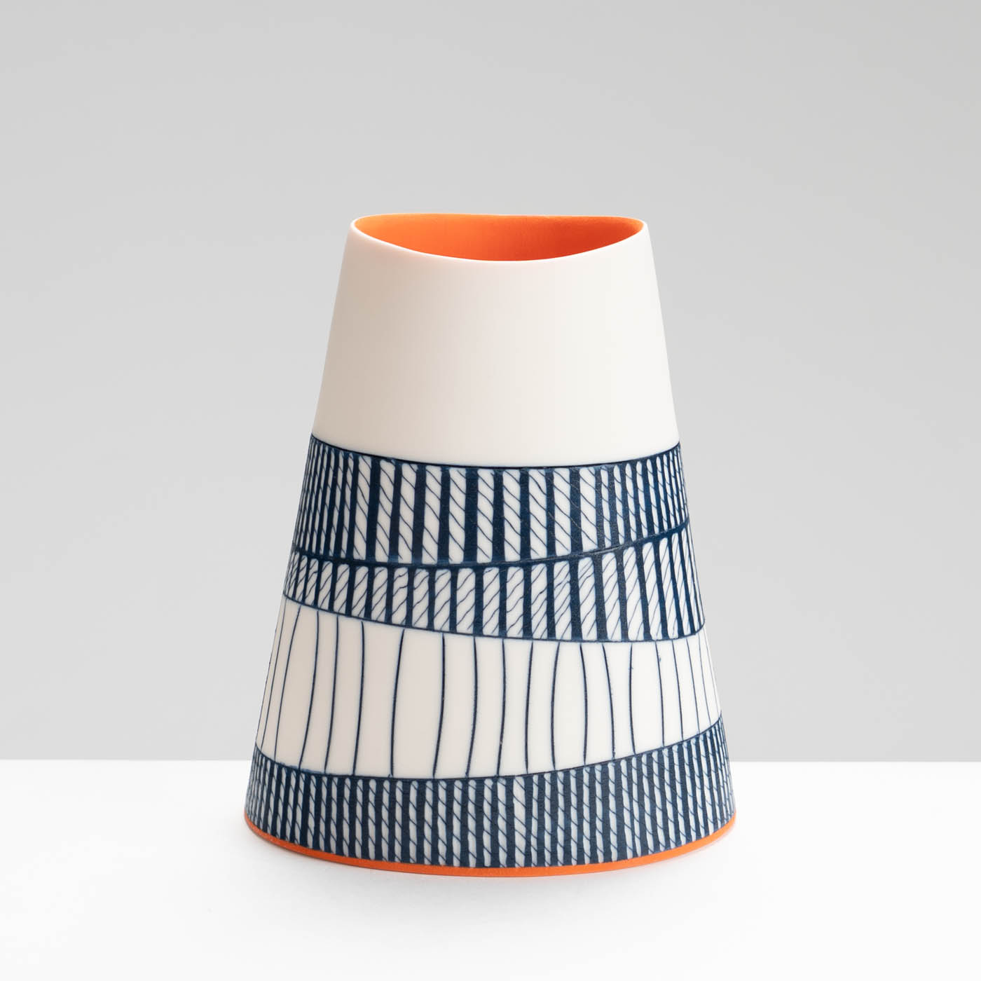 LS345Y746 Oval Vessel I
