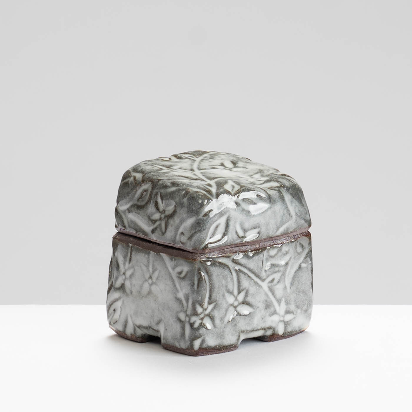 HL416Y100 Lidded Box