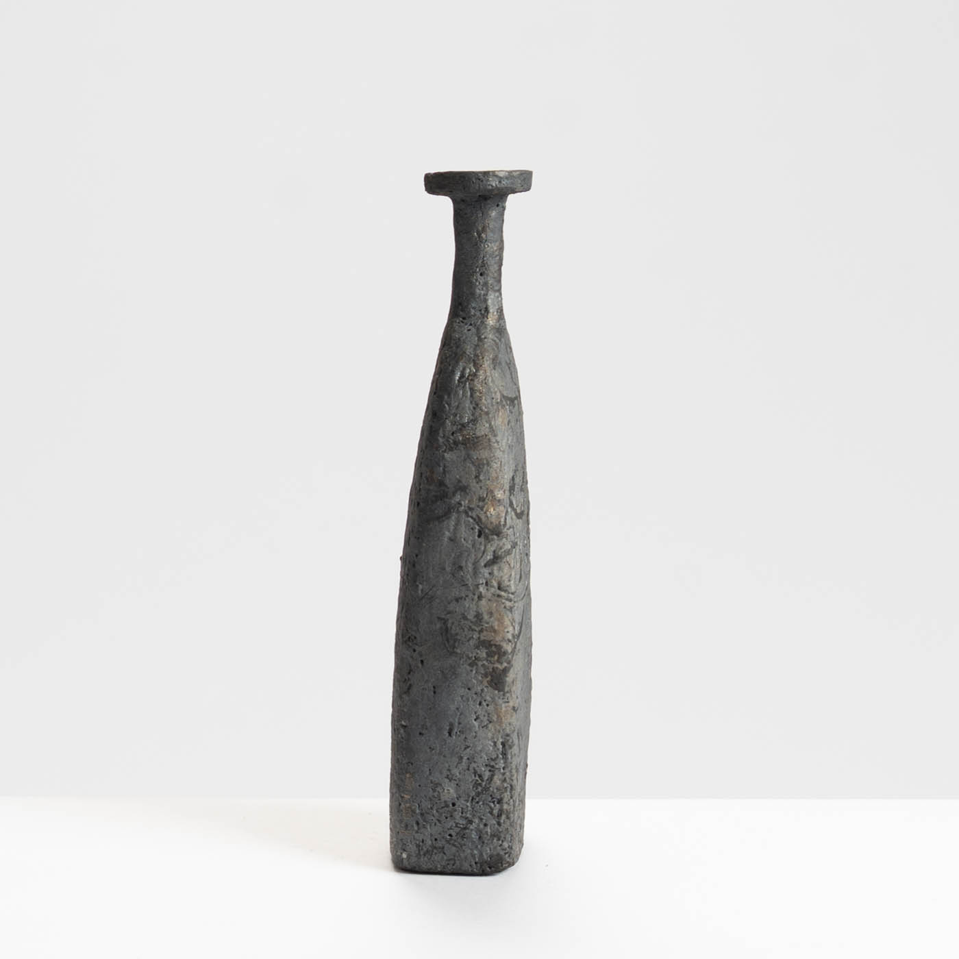 UM590Y57 Bottle