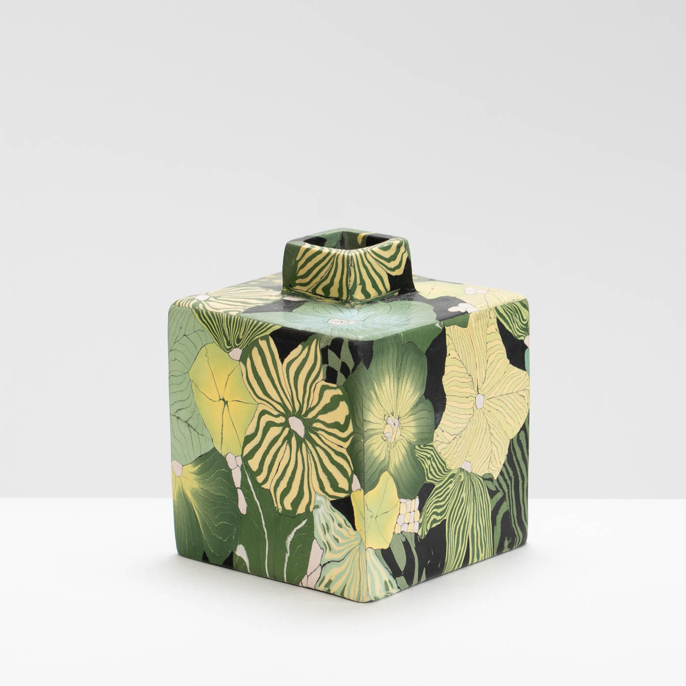 JM570Y11 Green Cubed Bottle
