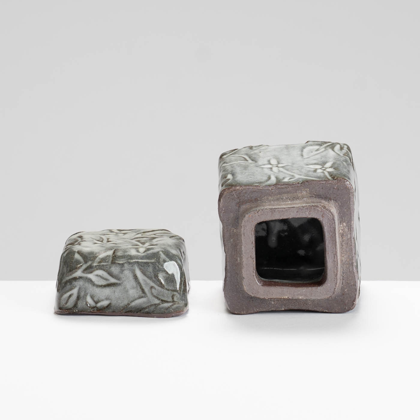 HL416Y101 Lidded Box