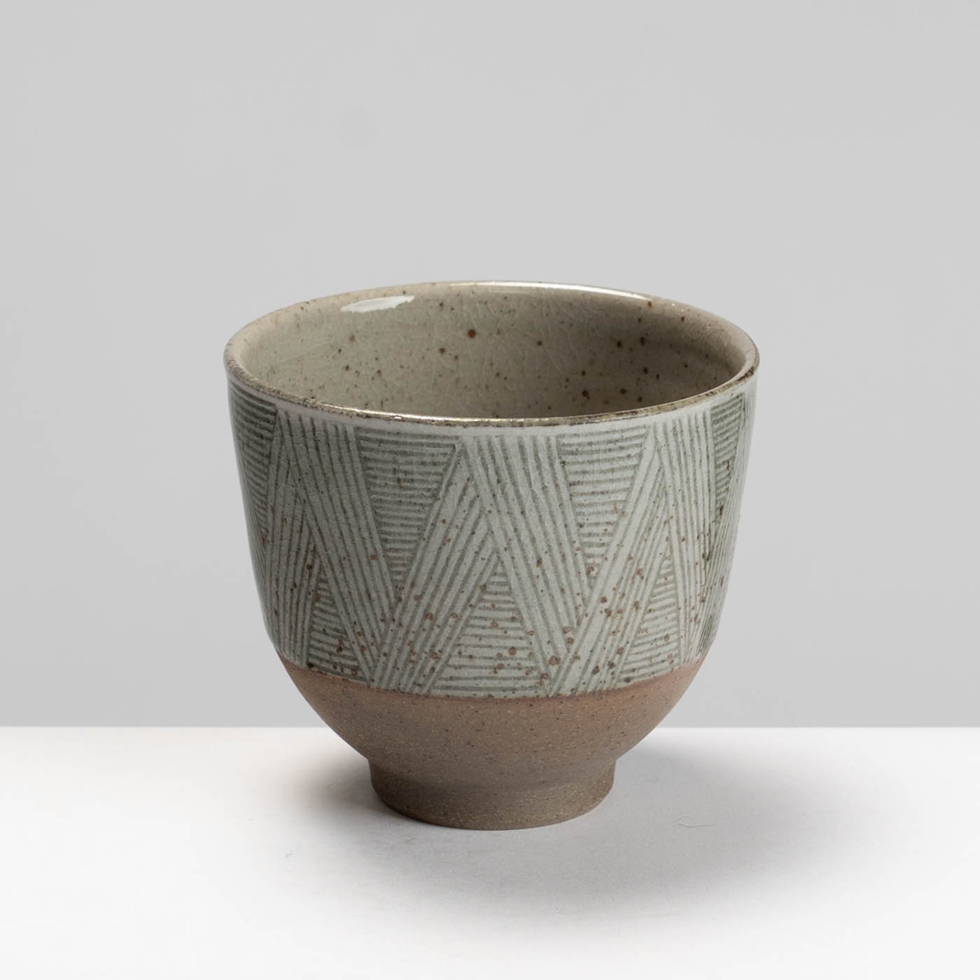 JTW322Y932 Tea Bowl Decorated