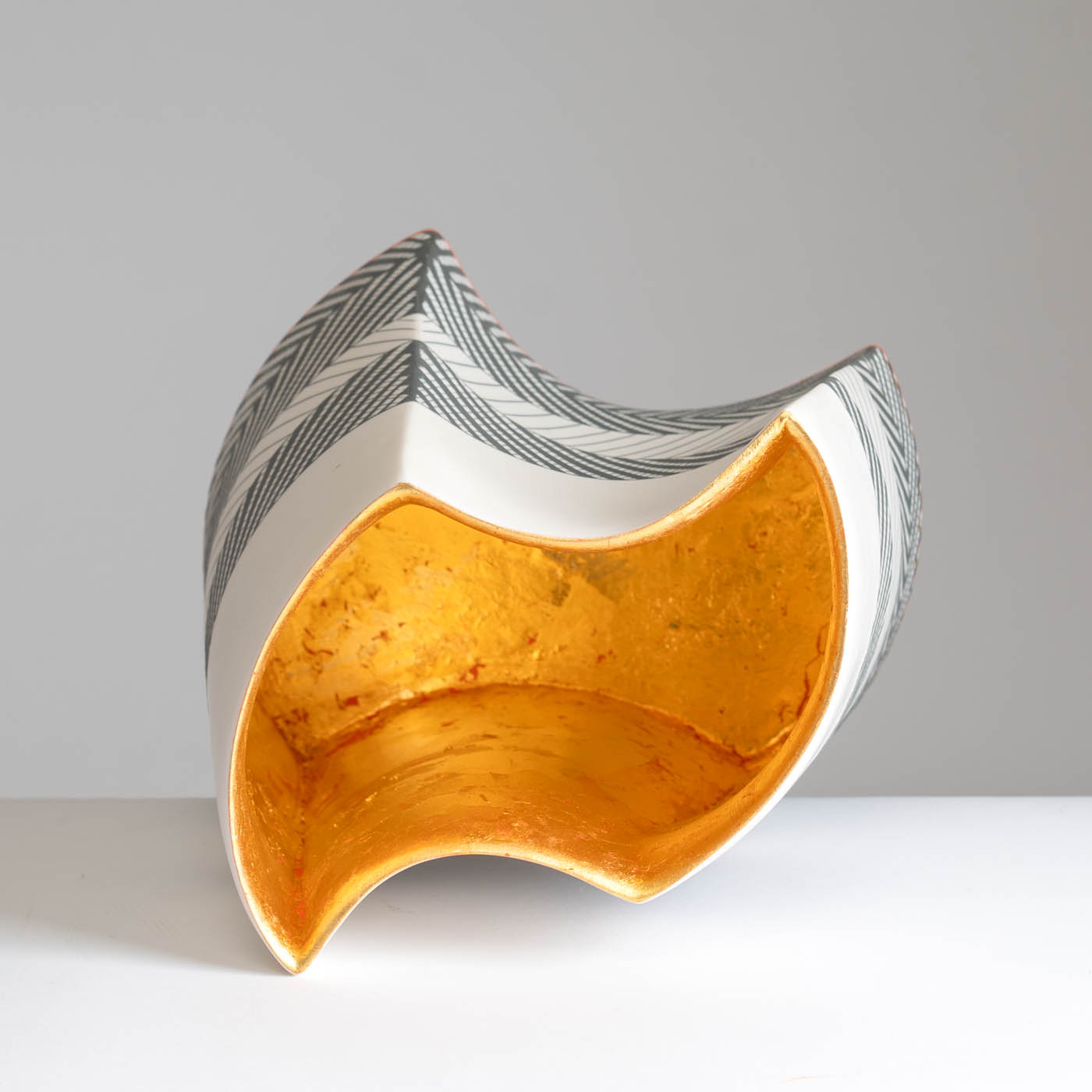 LS345Y791 Large Concave/Convex Vessel with 23ct Gold Interior (Kintsugi )