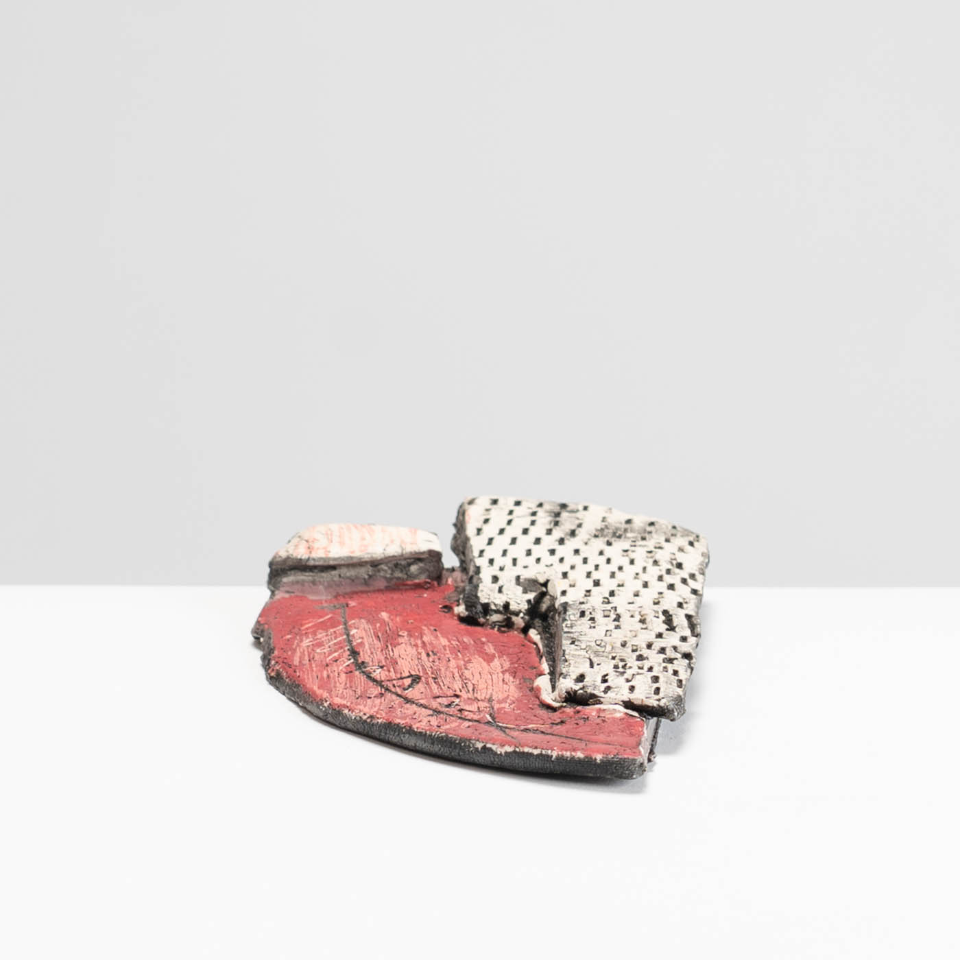 ES582Y65 Small Red Fragmented Wall Piece