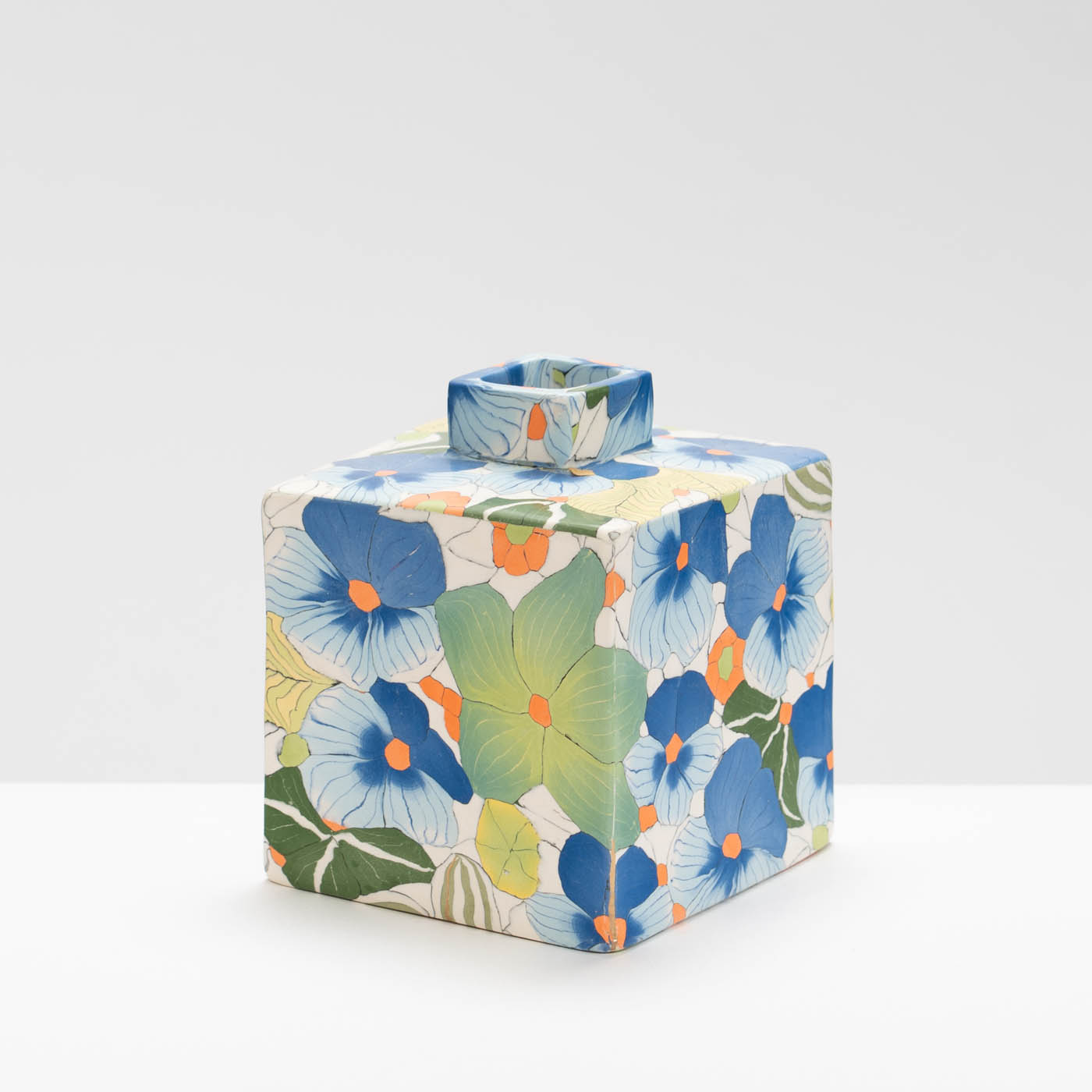 JM570Y13 Blue Pansy Cubed Bottle
