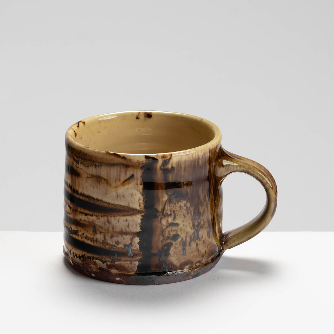 RK561Y047 Medium Mug