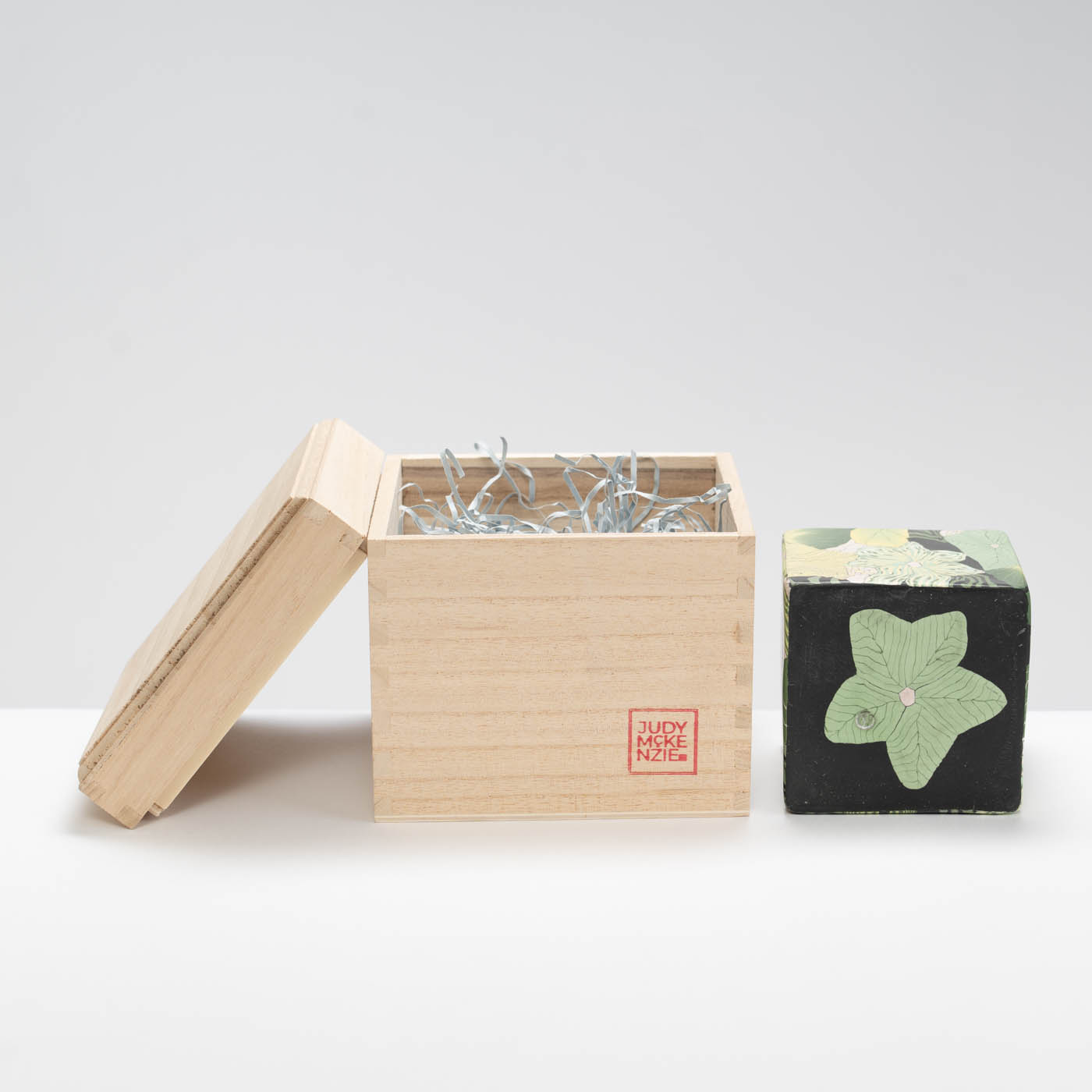 JM570Y11 Green Cubed Bottle