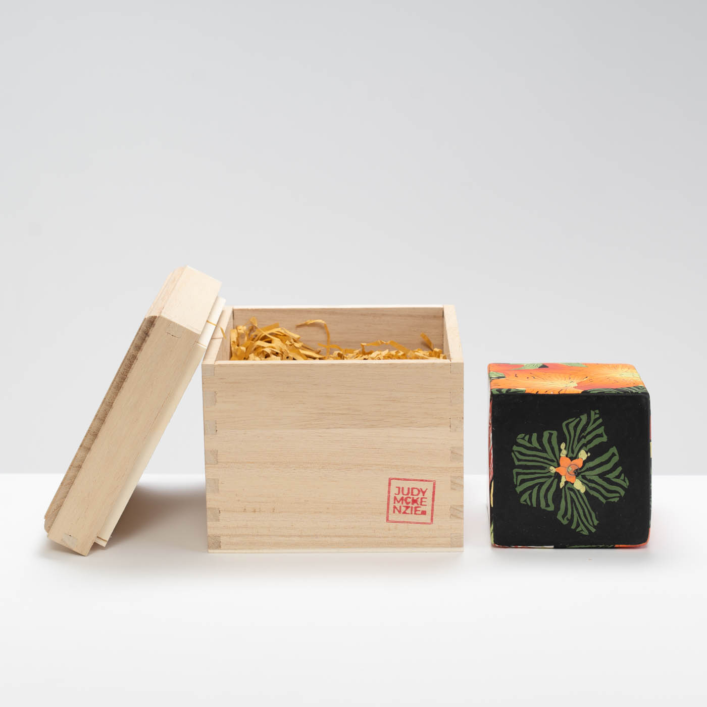 JM570Y12 Orange Lily Cubed Bottle