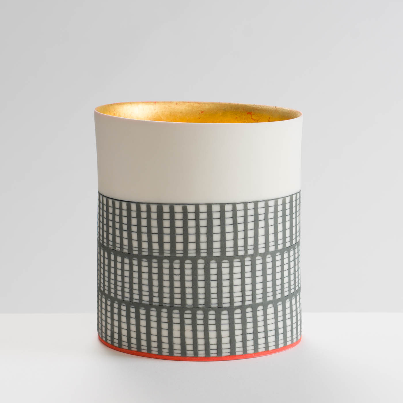LS345Y719 Cylinder Vessel with 23ct Gold Interior
