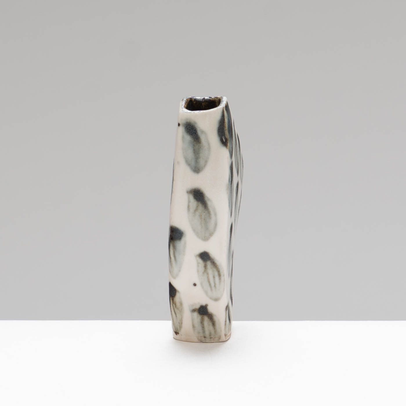 SM548Y134 Foundation Mini
