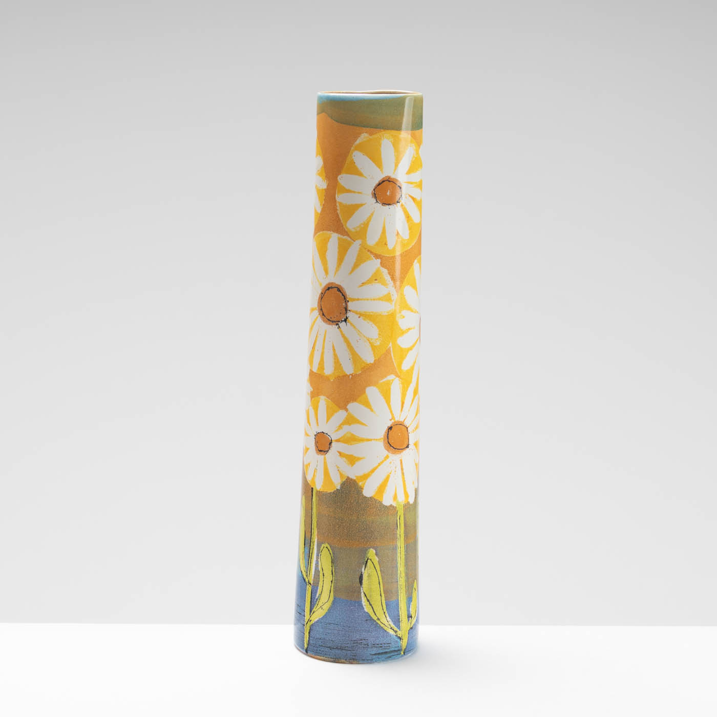 LK256Y544 Cone Vase Orange Daisies
