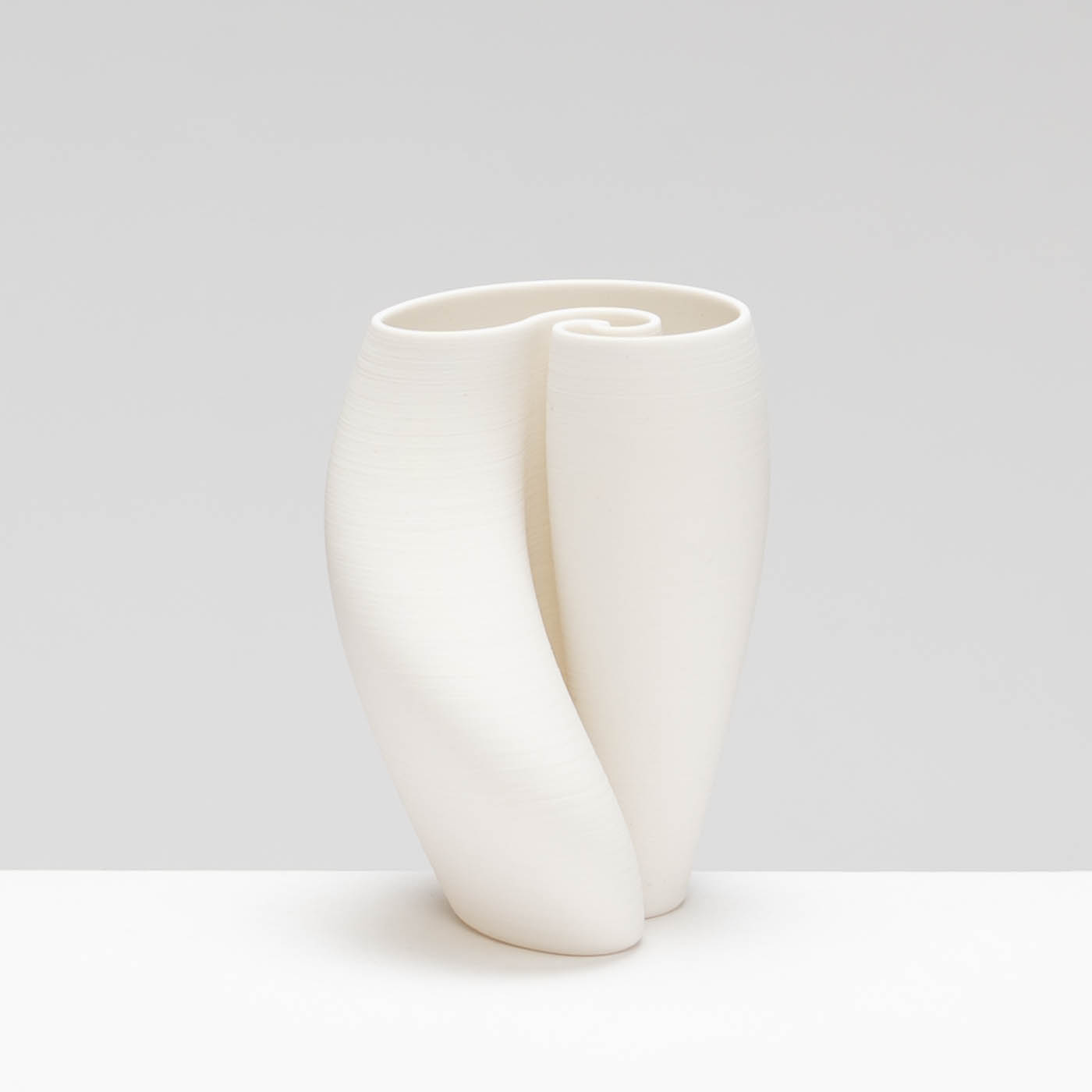 JH588Y61 Shell Vase
