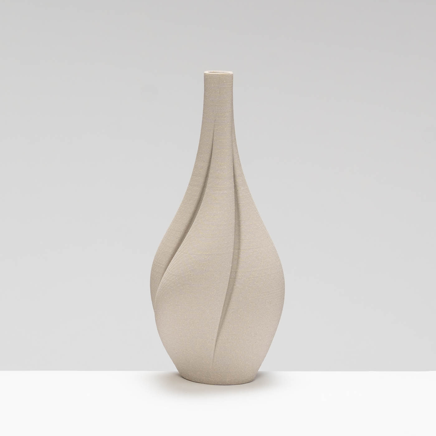 JH588Y62 Oval Vase