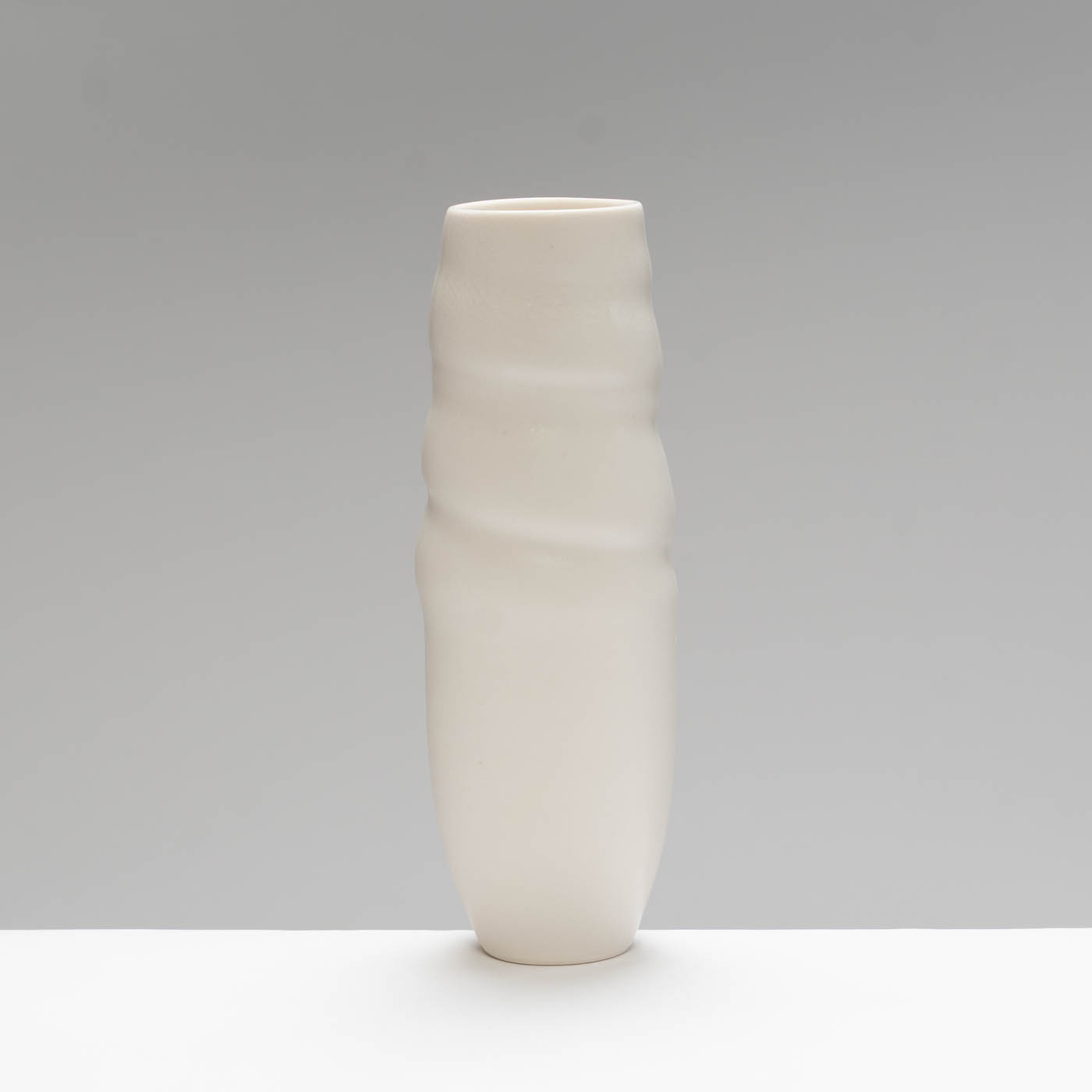 JD468Y240 Twist Vase