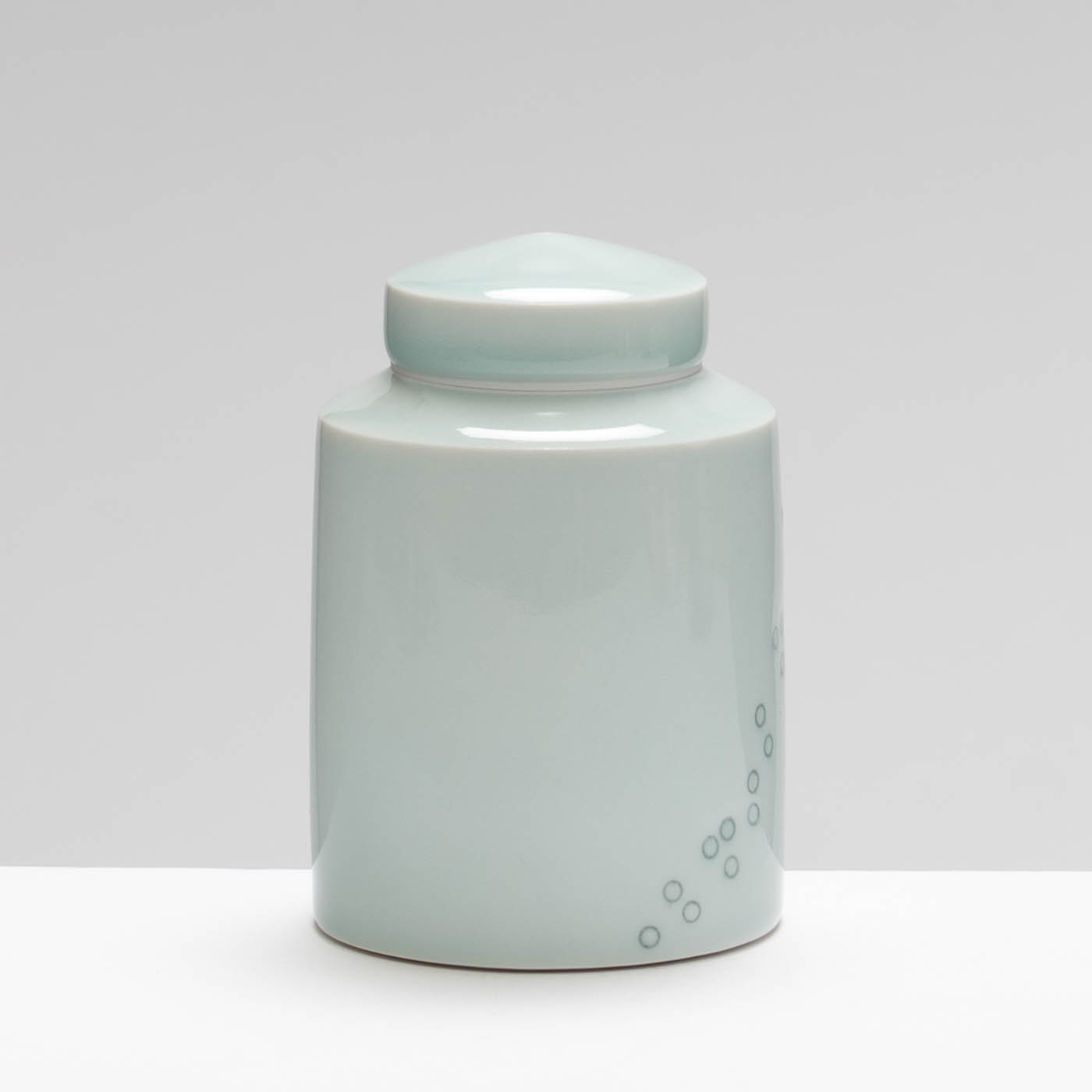 CK233Y1693 Celadon Lidded Jar